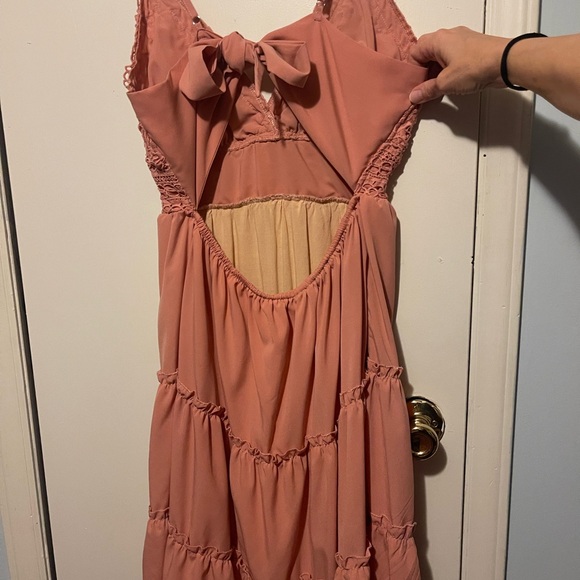 Elegant Coral Lace Dress - Picture 2 of 2